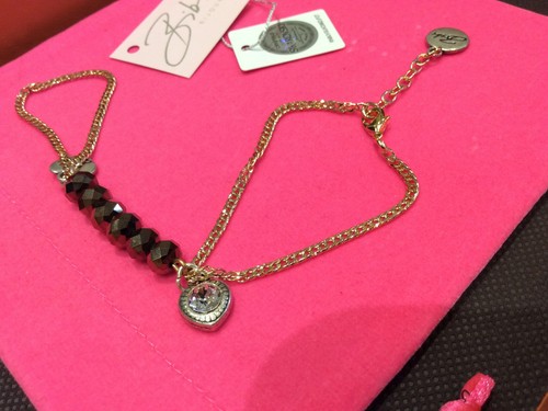 Bnwt hand wrist piece of - /,