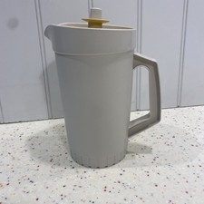 Vintage Tupperware jug 874-2
