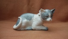 Nao by Lladro  "Cat with Pink