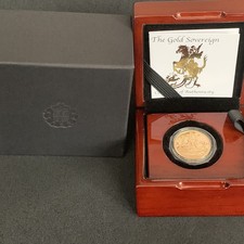 2001 Full Gold Sovereign in a