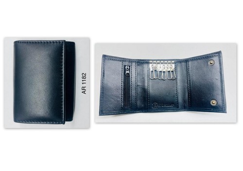 Leather key holder - /,