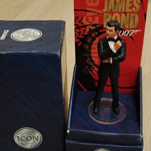Corgi classics james bond - bond, 007