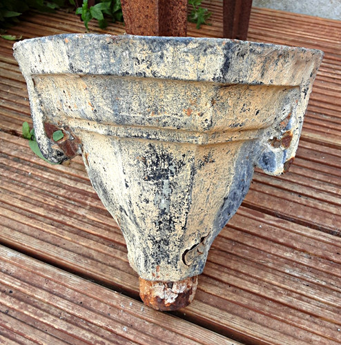 Square line gutter drop - gutter,