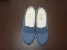 Damart size 3 shoes