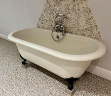 Freestanding Roll Top Bath &