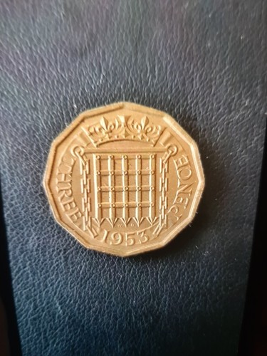 1953 brass threepence queen - 1953,