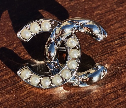 Chanel silver pearl shank - 1,