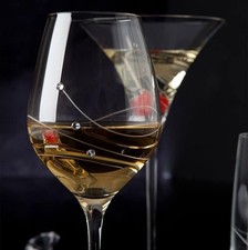 Wine Glasses: 2 x 33cl