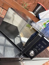 Russell Hobbs RHM2076B Compact