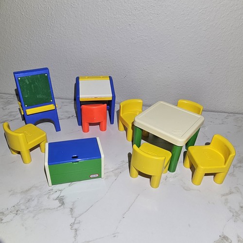 Vtg little tikes dollhouse - little,