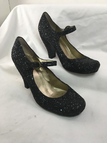Red dead heeled - heeled, mary