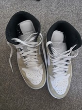 Nike Air Jordan 1 Mid Summit