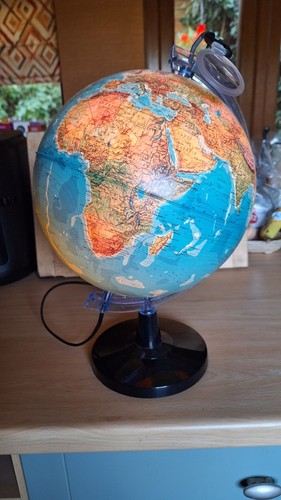 Illuminated globe excellent - illuminated, globe.