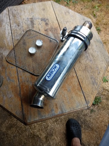 Arrow exhaust and - exhaust, full