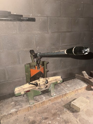 Carpenters guillotine orteguil - carpenters,