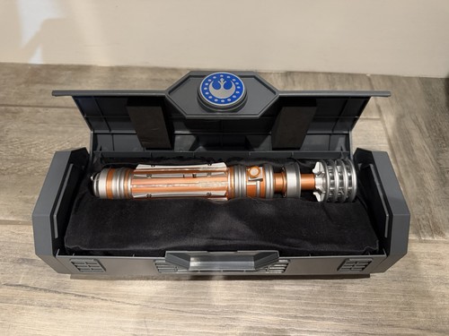Legacy lightsaber leia - lightsaber,