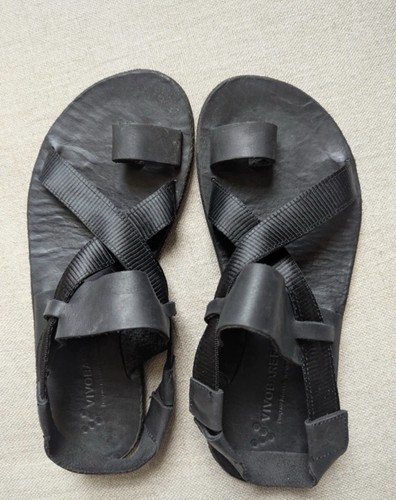 Vivobarefoot black leather - black,