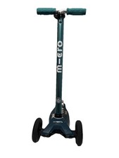 Maxi Micro Deluxe Eco Green Scooter Three Wheel