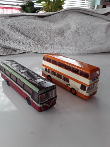 Scale diecast buses - scale,