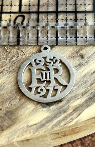 Vintage 1977 queen elizabeth - vintage,