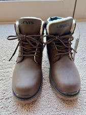 LEVIS BOOTS – BNWT Boys Brown Boots 3.5 (EU 36)