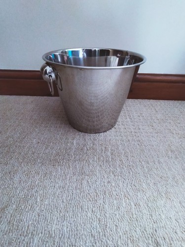 Large ice buckets - large, buckets/drinks
