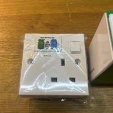 1no Schneider 13amp White 1