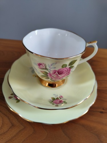 Imperial china yellow - yellow, rose