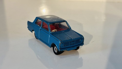 Dinky toys 136 vauxhall - toys,