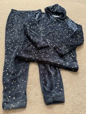 Navy and Gold Fluffy