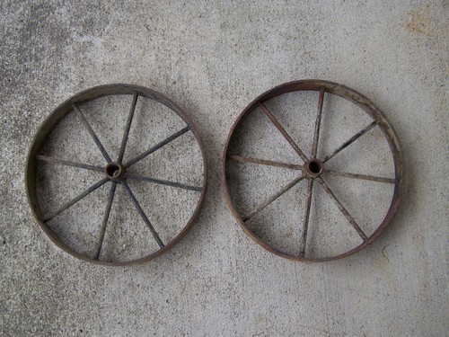 Vtg pair primitive - of, 15"