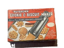 VINTAGE NUTBROWN COOKIE AND BISCUIT MAKER + RECIPE BOOKLET