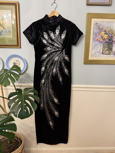 Traditional chinese cheongsam - traditional,