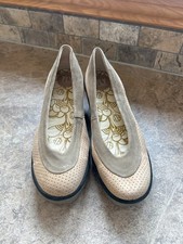 fly london wedged shoe