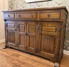 WOOD BROTHERS OLD CHARM CARVED LIGHT OAK SIDEBOARD Model 2368