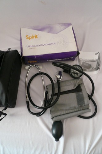 Spirit sphygmomanometer with - spirit,