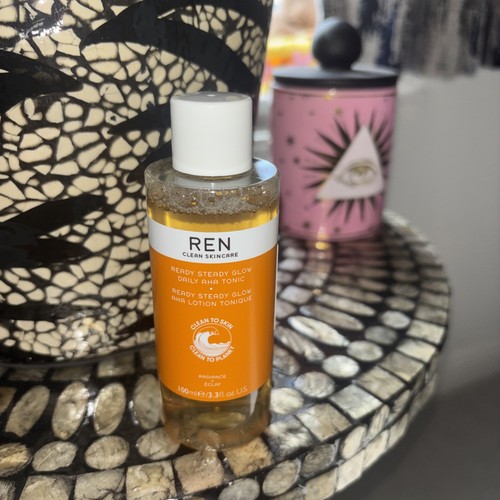 Ren ready steady - steady, glow