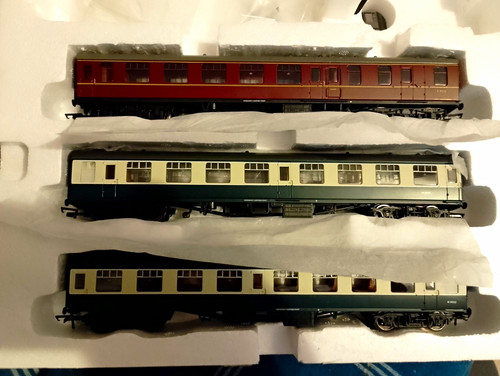 Hornby mk1 coach set - oo,