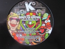 DANCE ON ARRIVAL MUPPETS ON