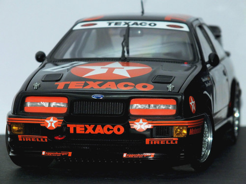 Autoart millennium ford - 1:18, "ford