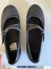 Clarks Mary Jane Shoes Size 6.5