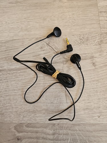 Vintage retro sony walkman - walkman, in