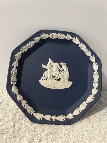 Wedgwood jasperware dark blue - wedgwood,