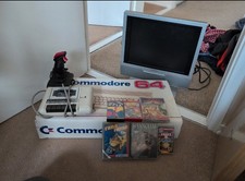 Commodore 64 Bundle + TV