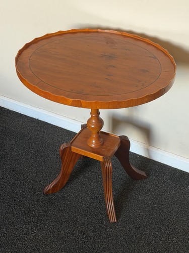 Vintage wooden accent - wooden, side