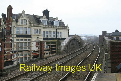 Photo railway bridge and - -,