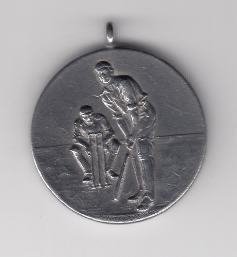 Cricket medal 1942 aldershot - medal,