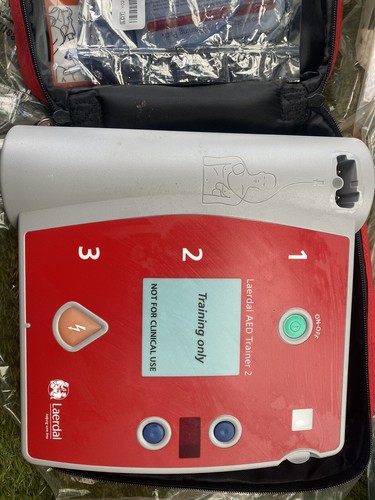 Laerdal aed trainer with 1 - laerdal,