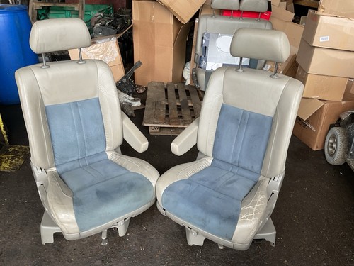 Pair front swivel seats - of,