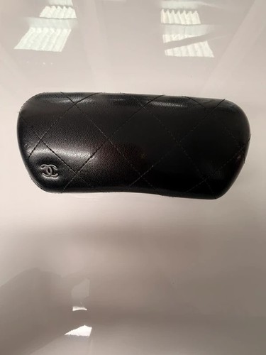 Chanel quilted black leather - quilted,